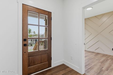 Tiny photo for 703 SW Redwine St, Knoxville, TN 37920 (MLS # 1319510)