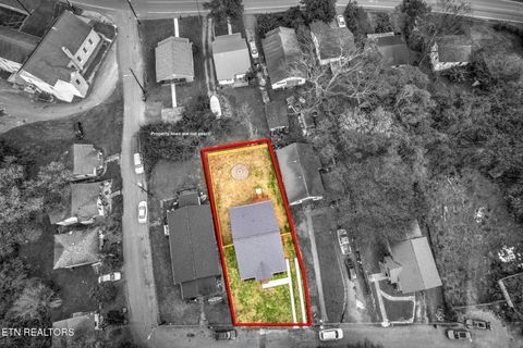 Tiny photo for 703 SW Redwine St, Knoxville, TN 37920 (MLS # 1319510)