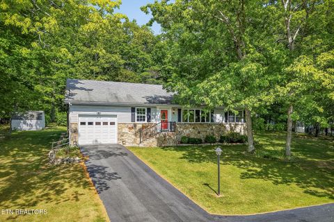 Photo of 205 Kings Down Drive, Crossville, TN 38558 (MLS # 1341585)