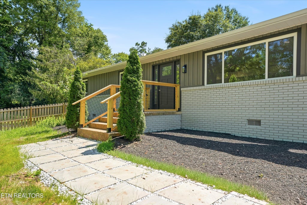 Photo of 1717 Polkwright Lane, Knoxville, TN 37919 (MLS # 1358756)