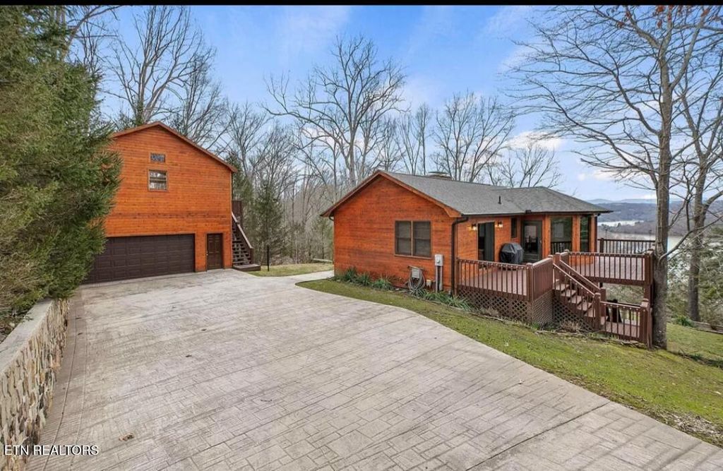 Photo of 1186 Deerfield Way, LaFollette, TN 37766 (MLS # 1303245)