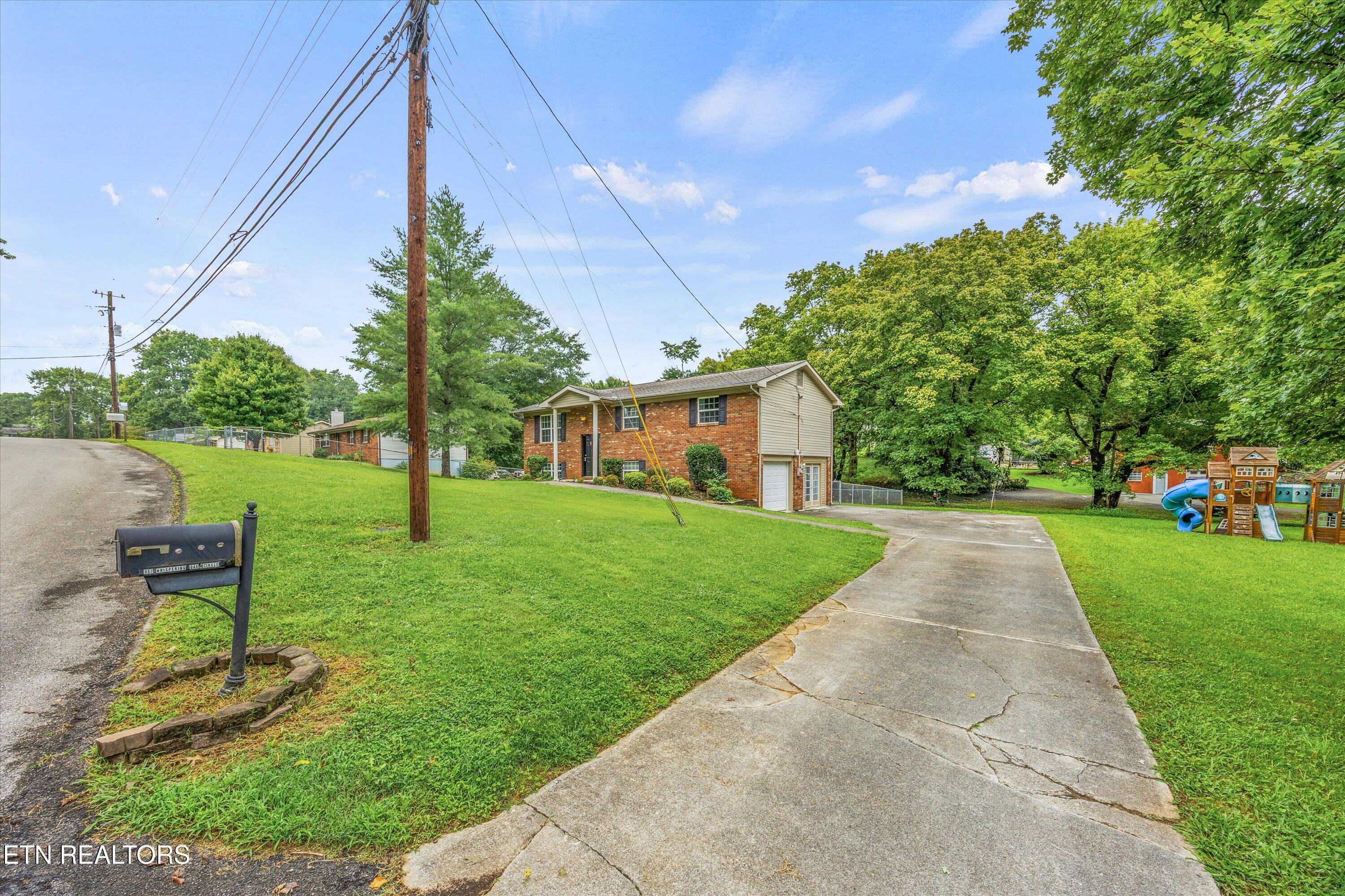 817 N Whispering Oak Circle