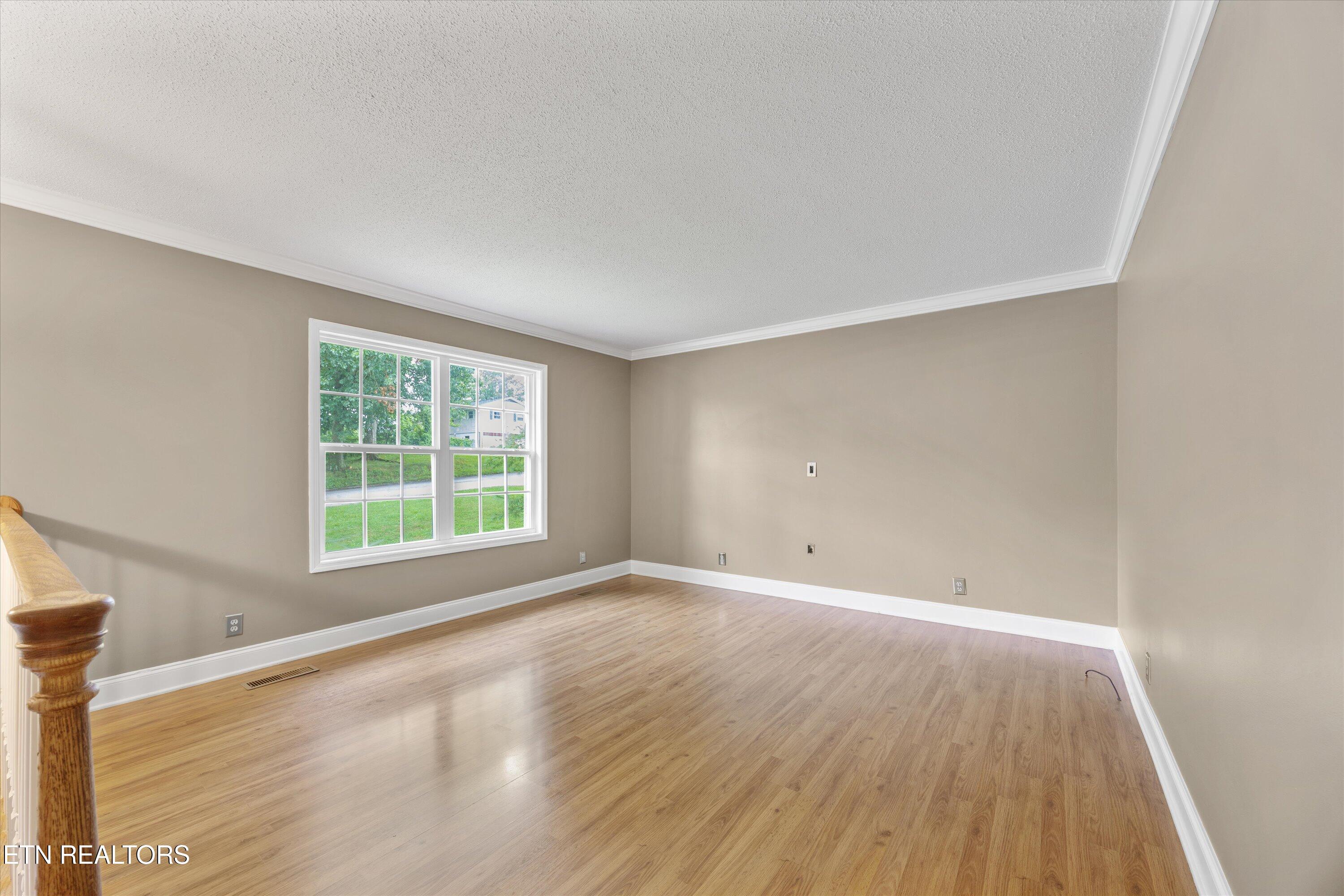 817 N Whispering Oak Circle