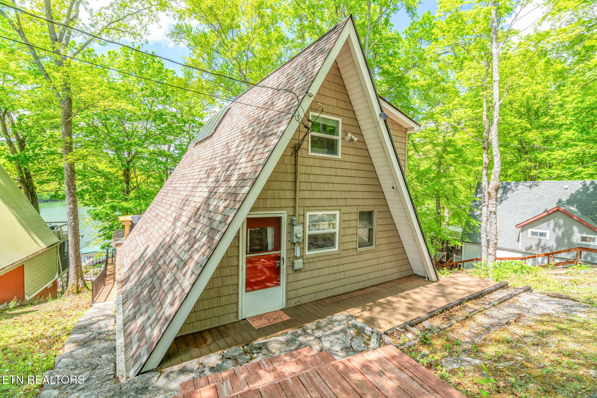 939 Flat Hollow Marina Rd