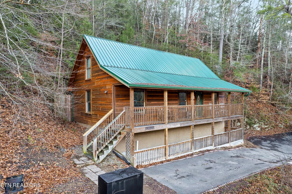 Photo of 619 Pine Mtn Rd, Pigeon Forge, TN 37863 (MLS # 1353345)