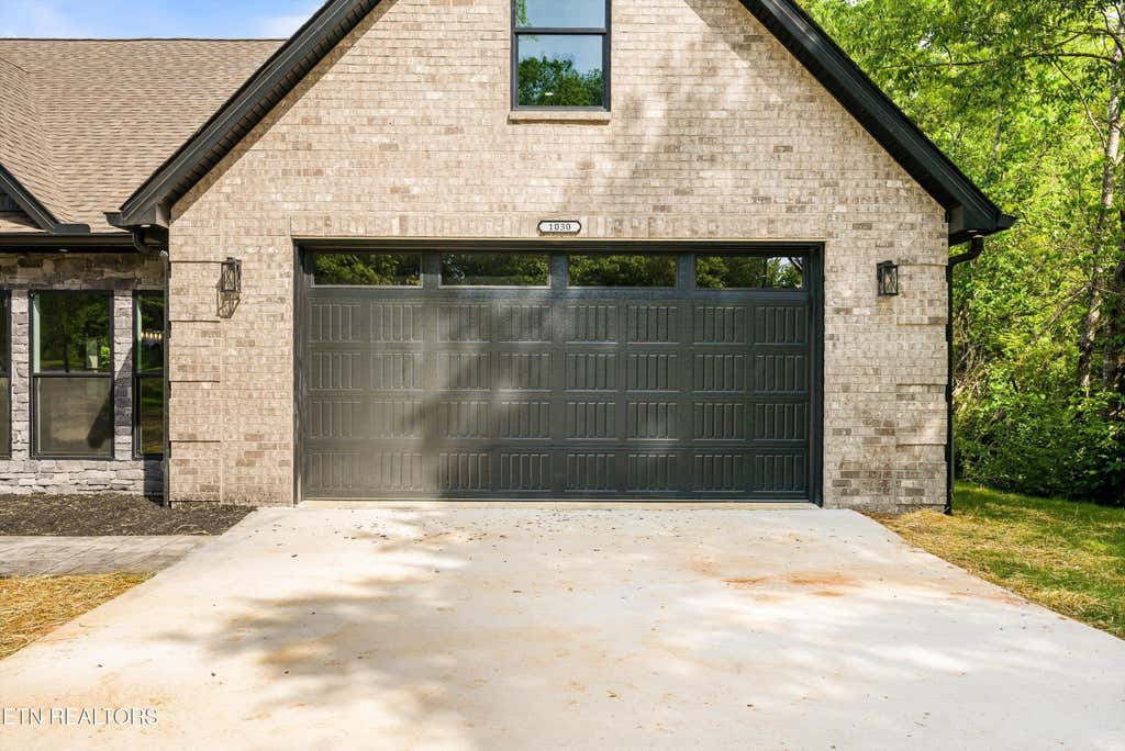 Photo of 1030 N Linden Drive, Alcoa, TN 37701 (MLS # 1349801)