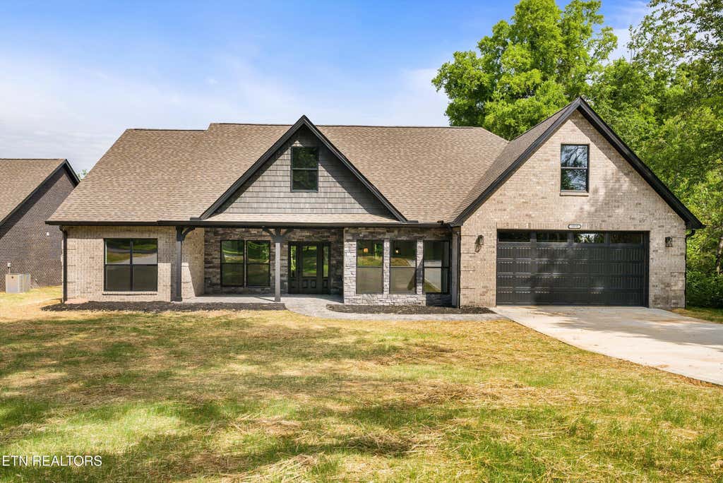 Photo of 1030 N Linden Drive, Alcoa, TN 37701 (MLS # 1349801)