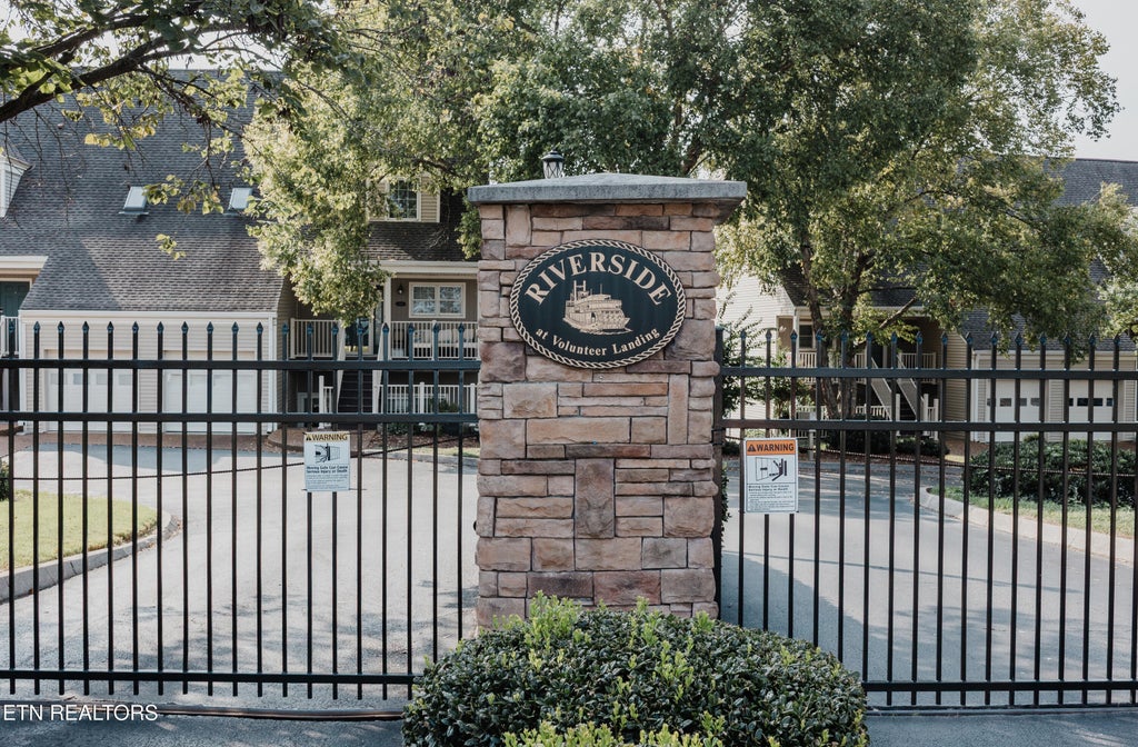 Photo of 554 Riverfront Way, Knoxville, TN 37915 (MLS # 1356834)