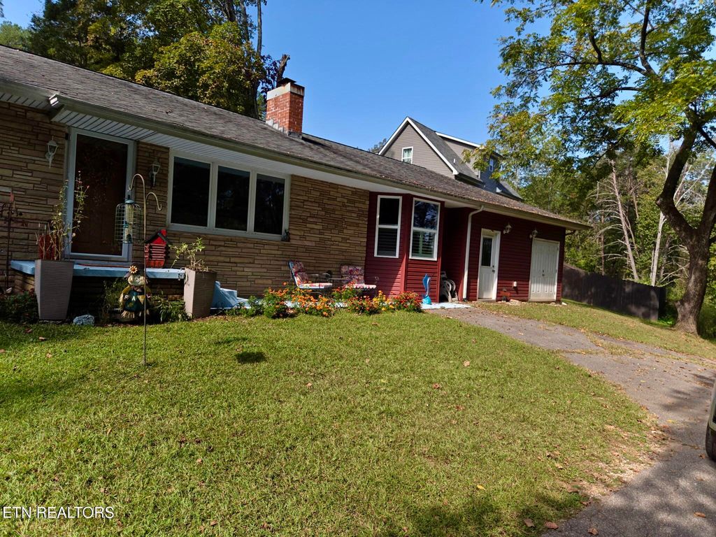 Photo of 318 Branch Lane, Clinton, TN 37716 (MLS # 1314474)