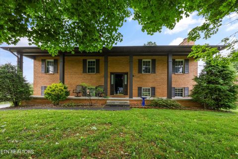 Photo of 306 Swanee Drive, Maryville, TN 37804 (MLS # 1342536)