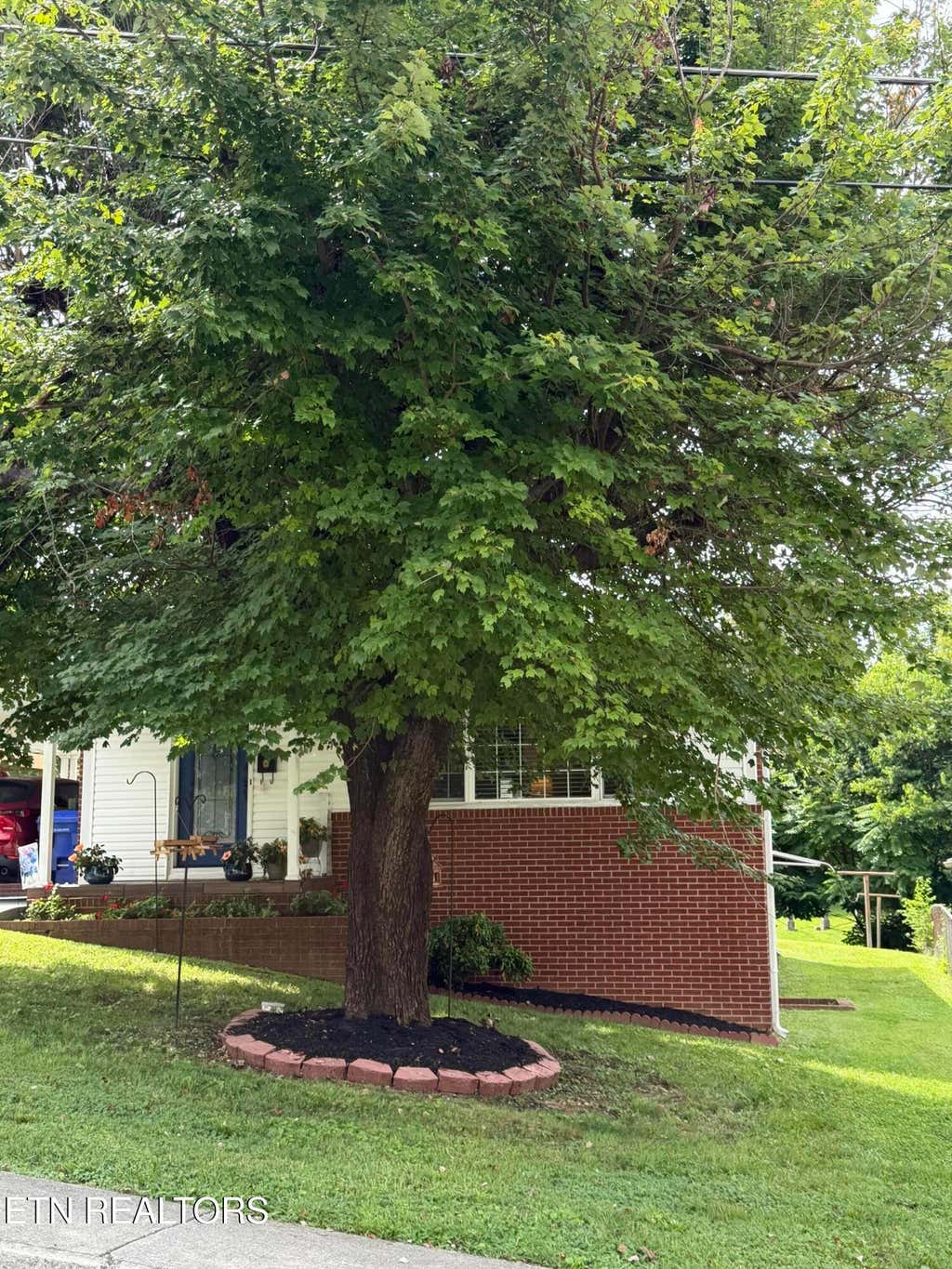 Photo of 217 W Hicks St, Clinton, TN 37716 (MLS # 1349552)