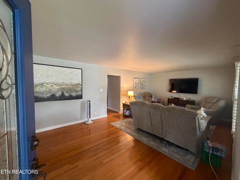Tiny photo for 217 W Hicks St, Clinton, TN 37716 (MLS # 1349552)