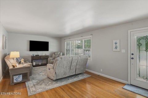 Tiny photo for 217 W Hicks St, Clinton, TN 37716 (MLS # 1349552)