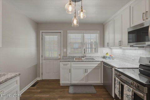 Tiny photo for 217 W Hicks St, Clinton, TN 37716 (MLS # 1349552)