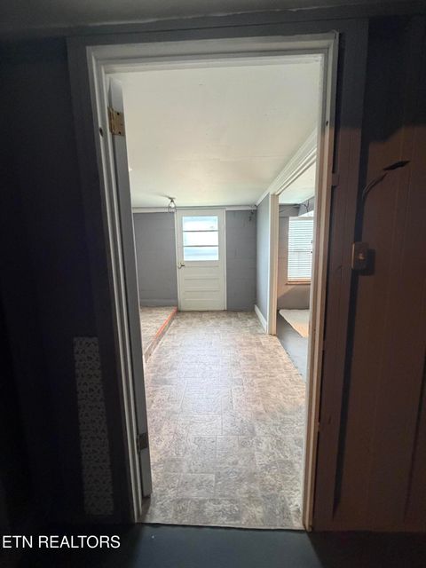 Tiny photo for 217 W Hicks St, Clinton, TN 37716 (MLS # 1349552)