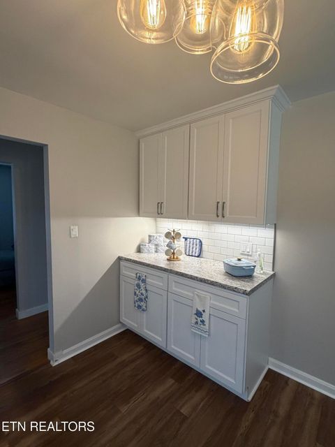 Tiny photo for 217 W Hicks St, Clinton, TN 37716 (MLS # 1349552)