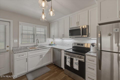 Tiny photo for 217 W Hicks St, Clinton, TN 37716 (MLS # 1349552)