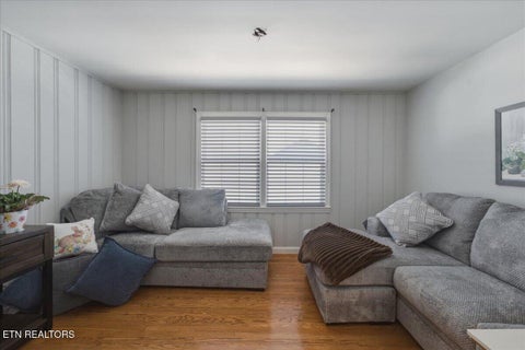 Tiny photo for 217 W Hicks St, Clinton, TN 37716 (MLS # 1349552)