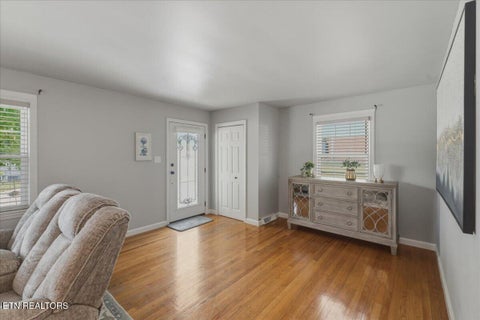 Tiny photo for 217 W Hicks St, Clinton, TN 37716 (MLS # 1349552)