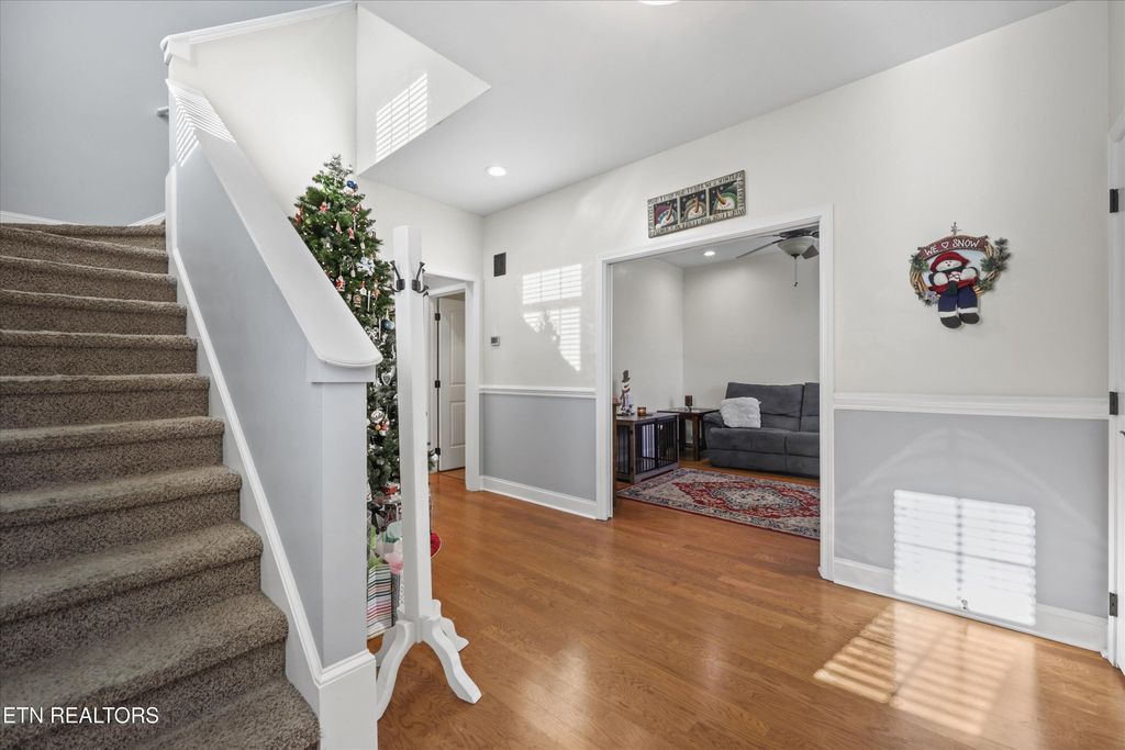 Photo of 104 Crystal Cove Lane, Oak Ridge, TN 37830 (MLS # 1324677)