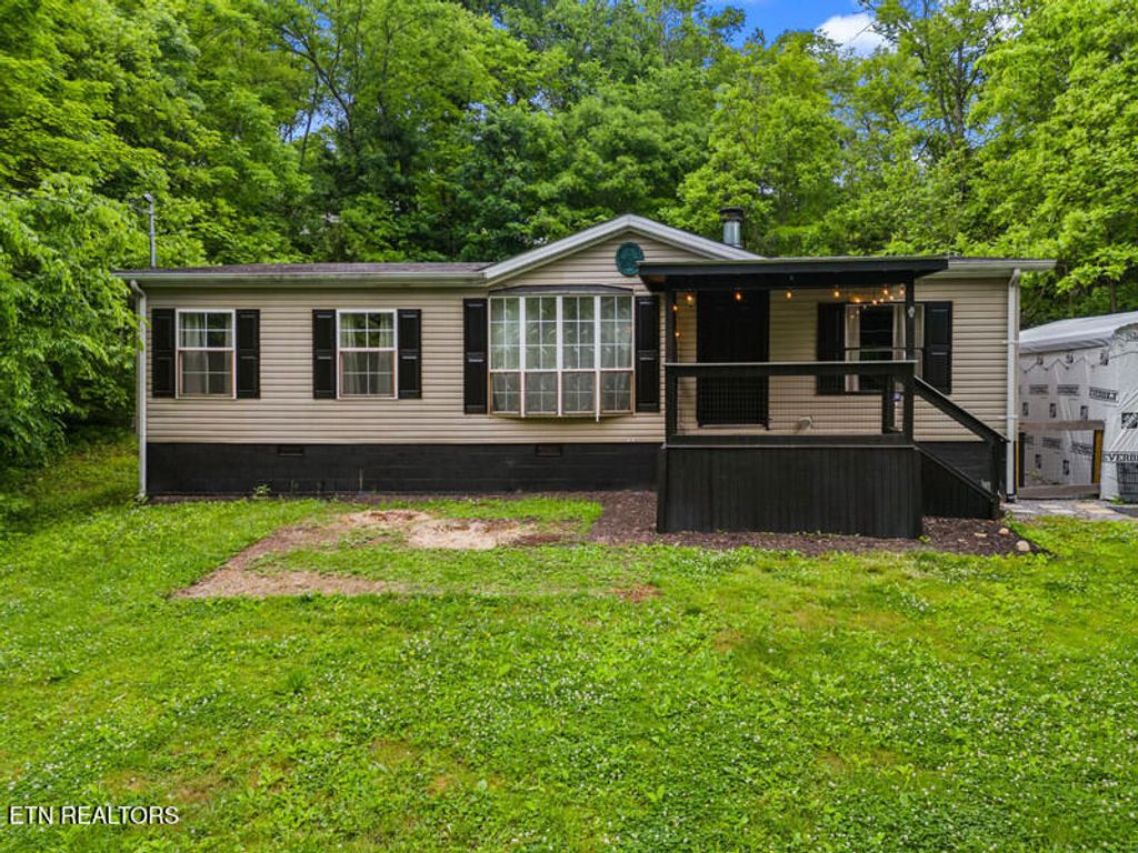 Photo of 454 Duncan St, Newport, TN 37821 (MLS # 1338982)