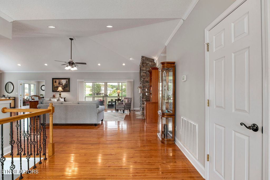 Photo of 424 Wewoka Circle, Loudon, TN 37774 (MLS # 1336164)