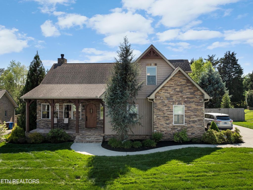 Photo of 1225 Brighton Drive, Alcoa, TN 37701 (MLS # 1260066)