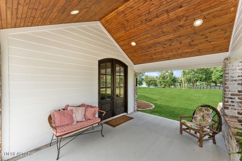 Photo of 191 Onlake Drive, Kingston, TN 37763 (MLS # 1307166)