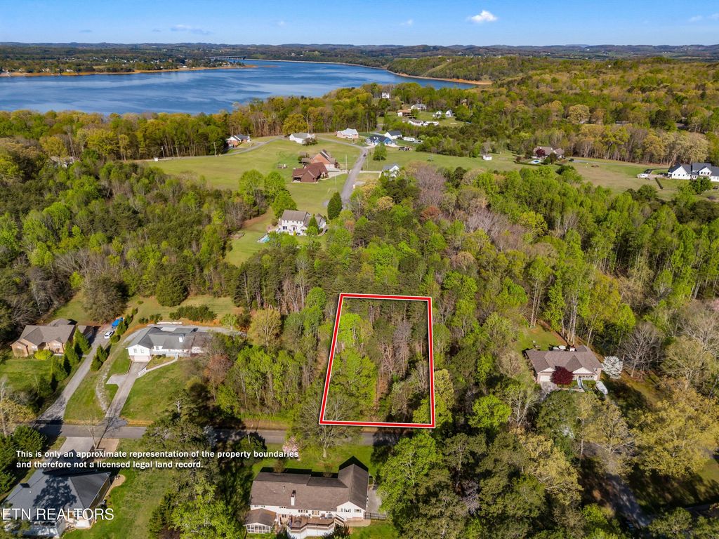 Photo of 13 Back Nine Drive, Baneberry, TN 37890 (MLS # 1335338)