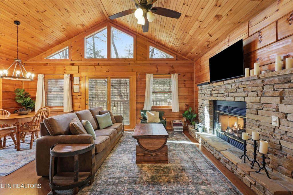 Photo of 1639 Ridgecrest Drive, Sevierville, TN 37876 (MLS # 1334083)