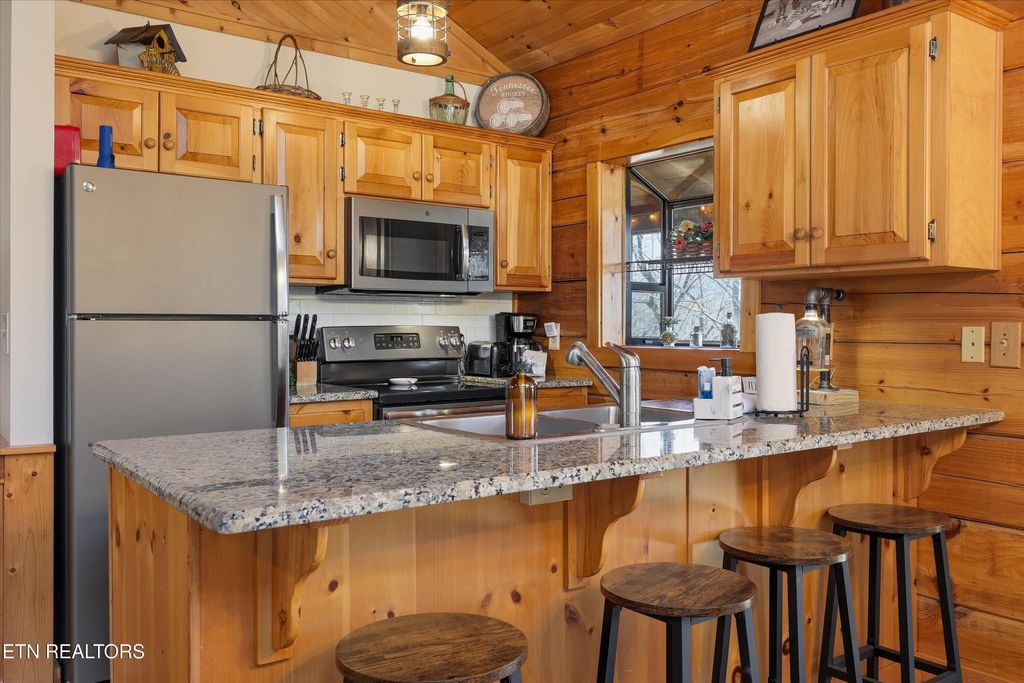 Photo of 1639 Ridgecrest Drive, Sevierville, TN 37876 (MLS # 1334083)