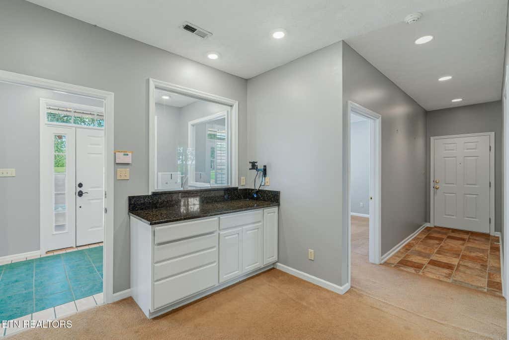 Photo of 6875 Lakeview Rd, Lenoir City, TN 37772 (MLS # 1352705)