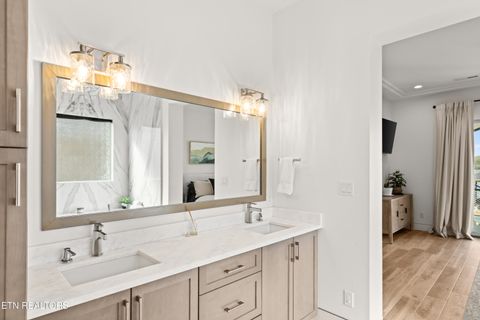 Tiny photo for 3742 Promontory Point, Louisville, TN 37777 (MLS # 1334736)