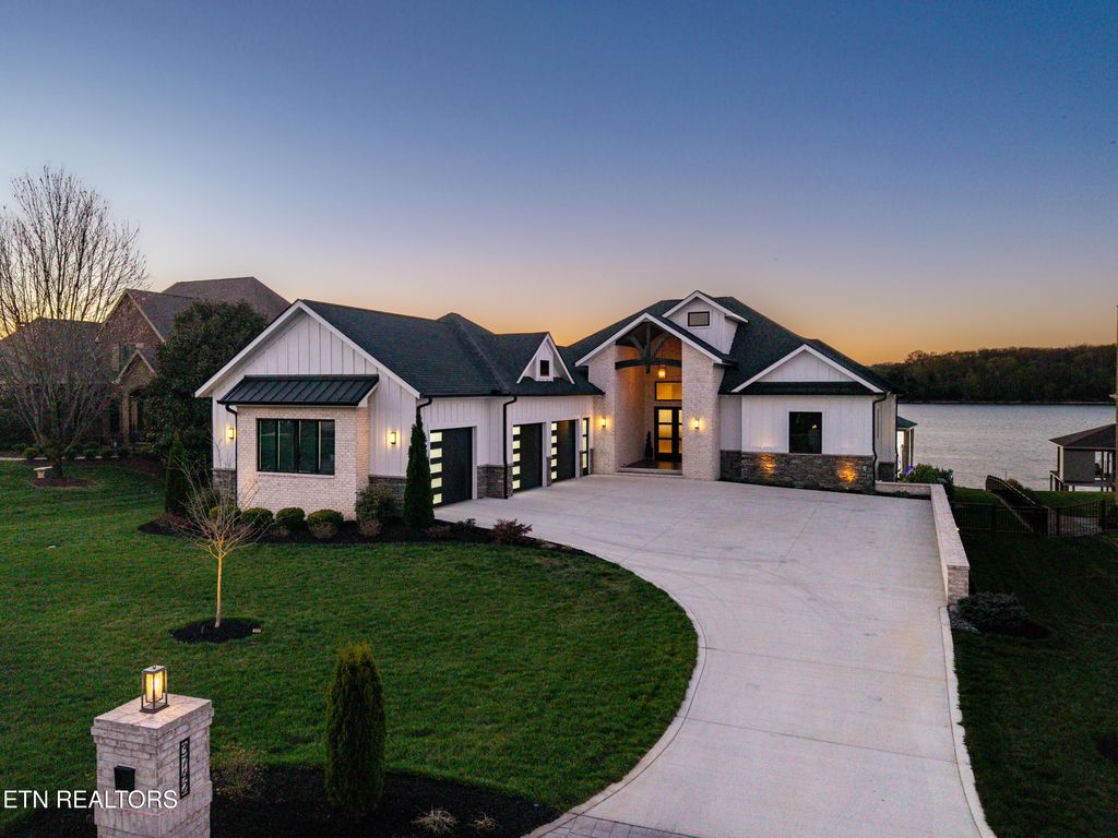 Photo of 3742 Promontory Point, Louisville, TN 37777 (MLS # 1334736)