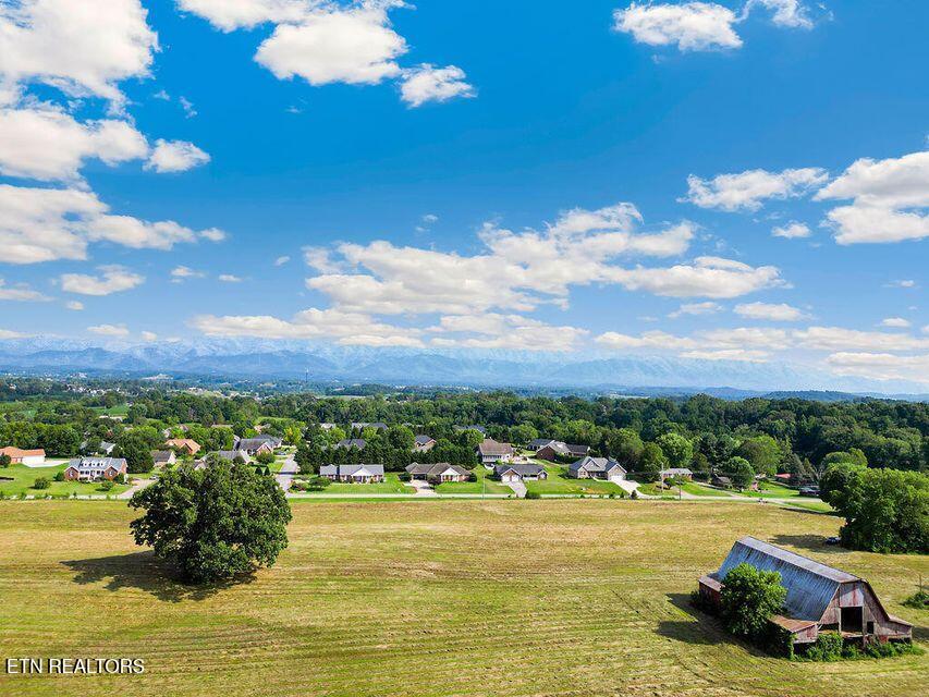 E East Andrew Johnson Hwy