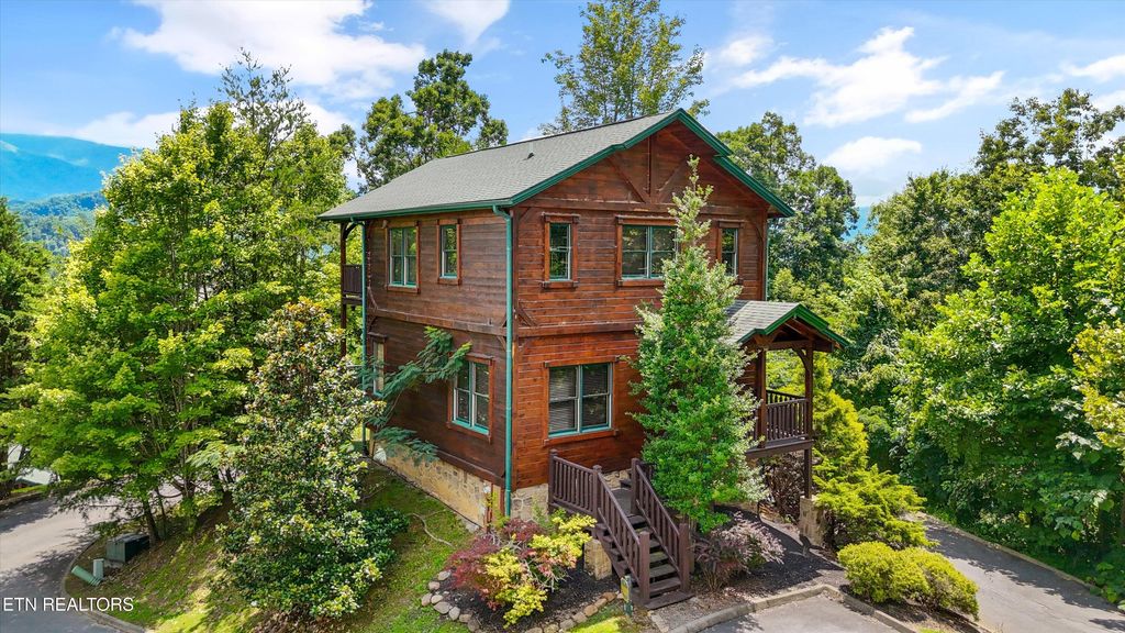 Photo of 745 Mountain Stream Way, Gatlinburg, TN 37738 (MLS # 1310421)