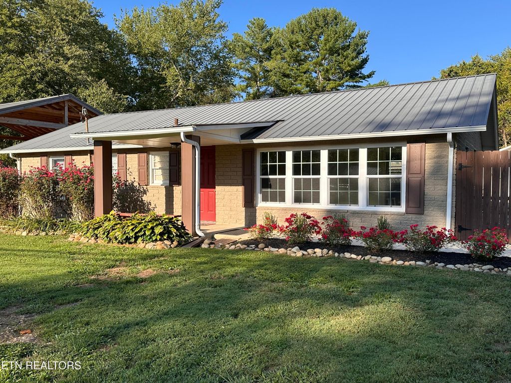 Photo of 235 Rugby Ave, Jamestown, TN 38556 (MLS # 1332601)