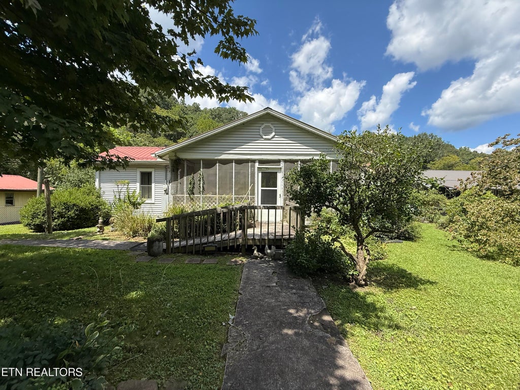 Photo of 353 Cotula Rd, Duff, TN 37729 (MLS # 1352961)