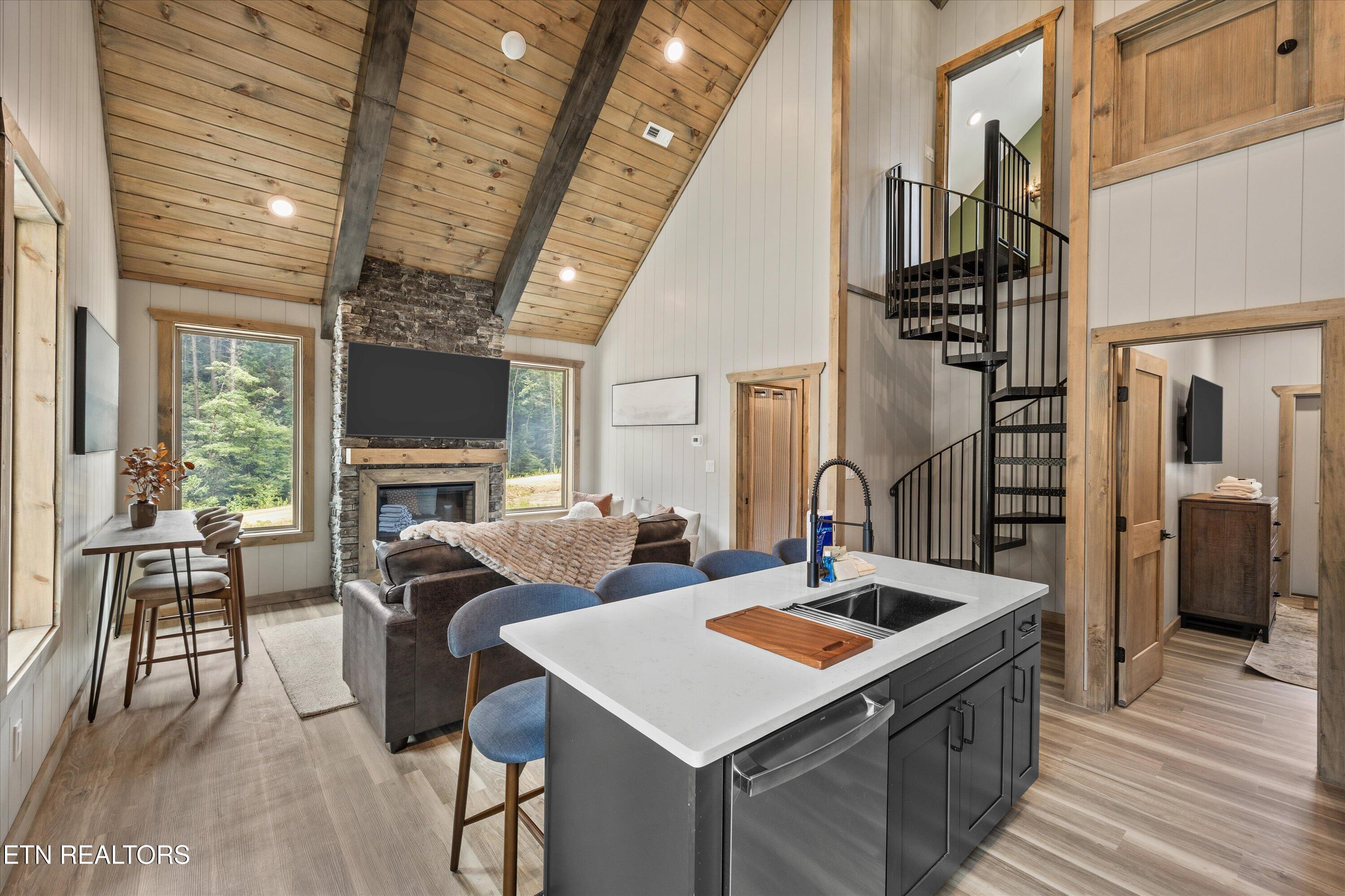 563 Warbonnet Way