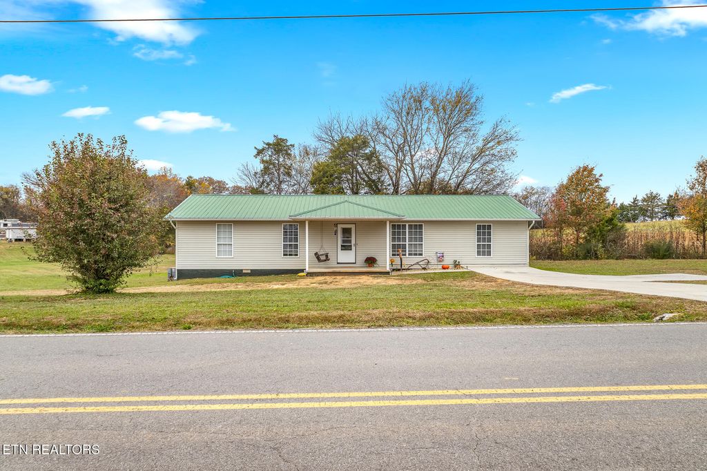 Photo of 925 Oak Grove Rd, Madisonville, TN 37354 (MLS # 1321558)