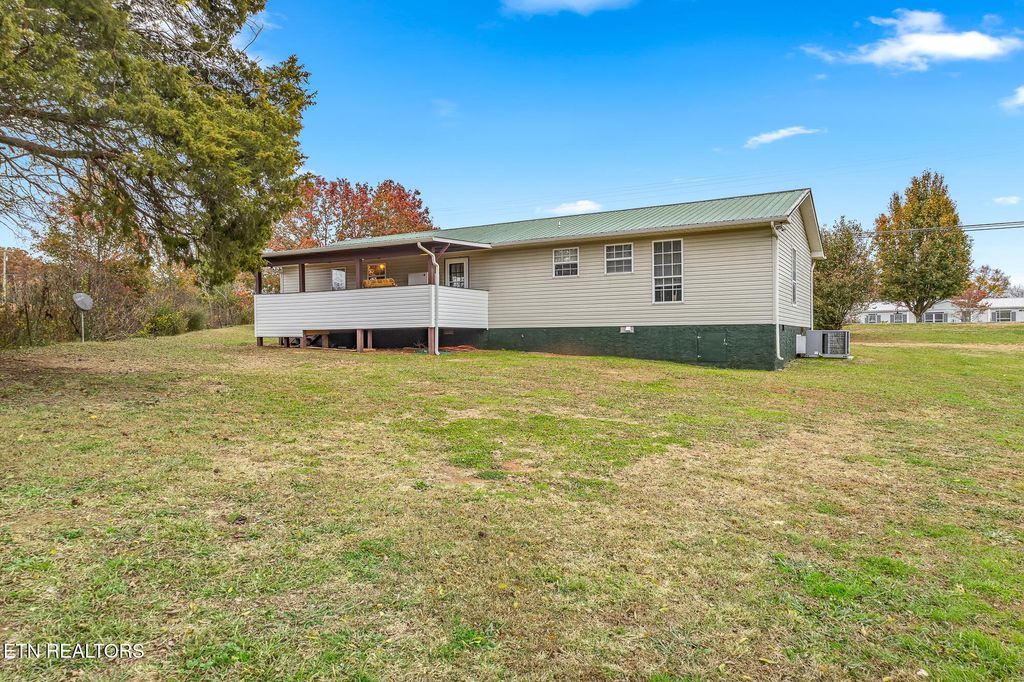 Photo of 925 Oak Grove Rd, Madisonville, TN 37354 (MLS # 1321558)