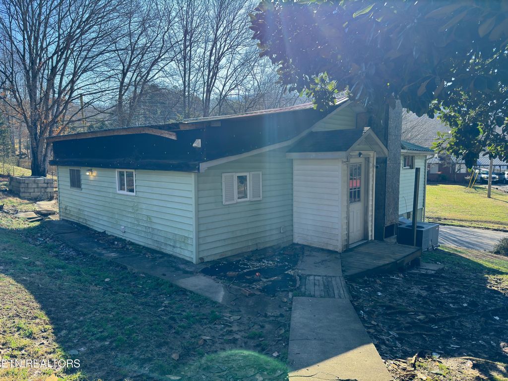 Photo of 3903 Rocky Branch Rd, Walland, TN 37886 (MLS # 1252688)