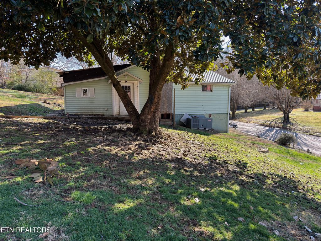 Photo of 3903 Rocky Branch Rd, Walland, TN 37886 (MLS # 1252688)