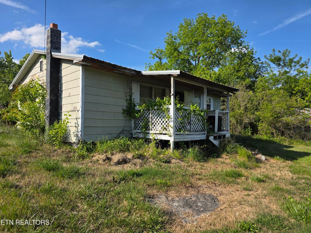 Photo of 1019 Gibson Lane, LaFollette, TN 37766 (MLS # 1339541)