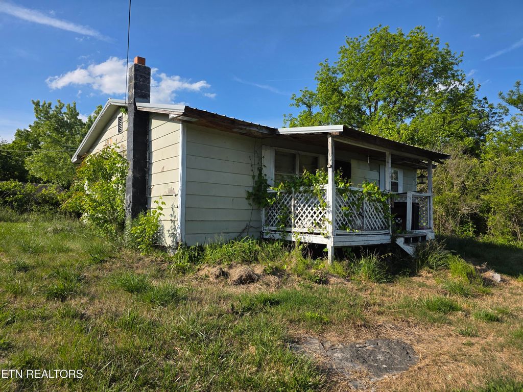 Photo of 1019 Gibson Lane, LaFollette, TN 37766 (MLS # 1339541)