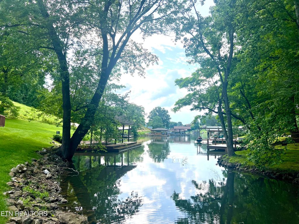 Photo of 1040 Chula Vista Drive, Friendsville, TN 37737 (MLS # 1260111)