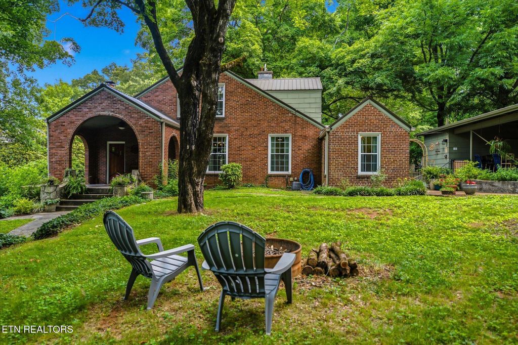 Photo of 1303 W Madison Ave, Athens, TN 37303 (MLS # 1345156)