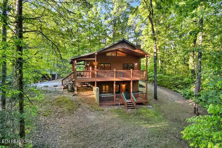 Photo of 3828 Saddle Brook Way, Sevierville, TN 37862 (MLS # 1345199)