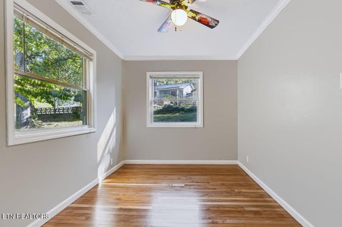 Tiny photo for 132 Taylor Rd, Oak Ridge, TN 37830 (MLS # 1357983)