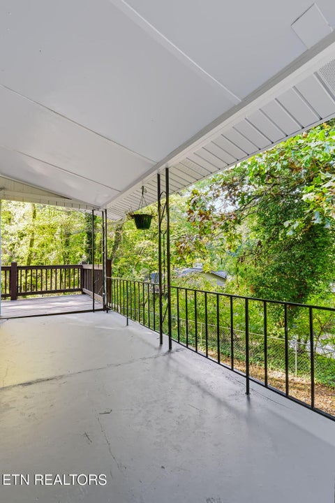 Tiny photo for 132 Taylor Rd, Oak Ridge, TN 37830 (MLS # 1357983)